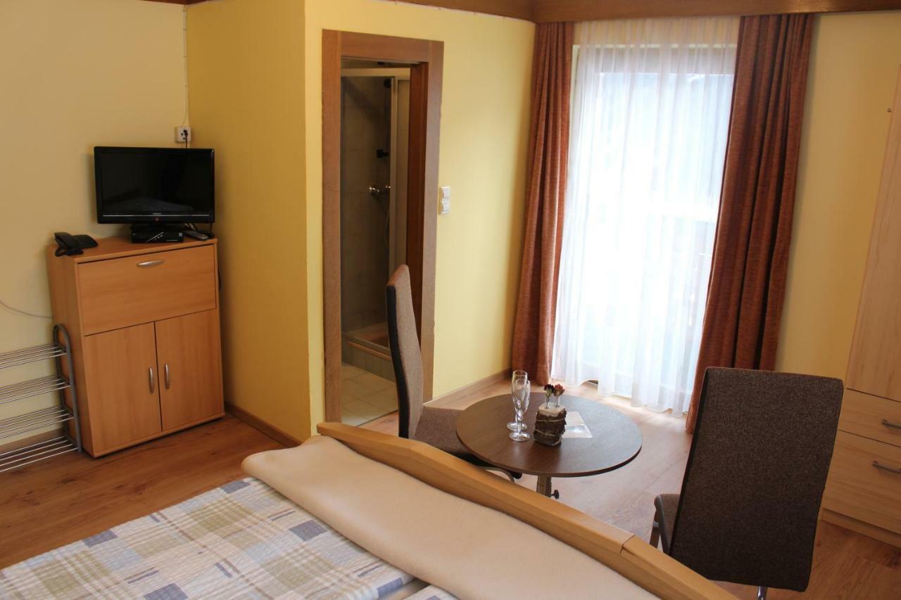 Gaestehaus Hanser Virgen Extérieur photo